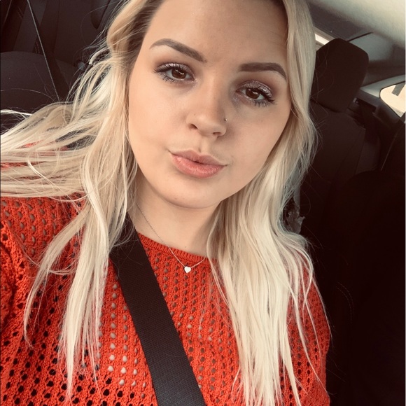 Meet your Posher, Shae - Picture 2 of 2